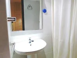 דירה Av Rhode 89 01 רוזס